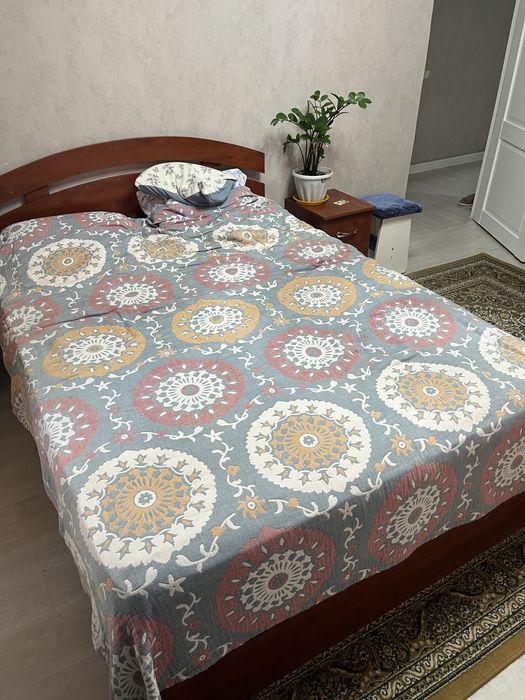 Продам спальный гарнитур