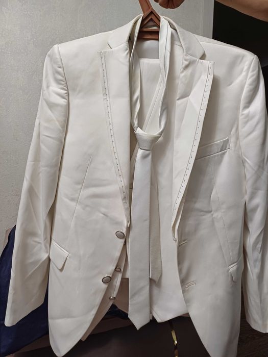 Продам мужской костюм