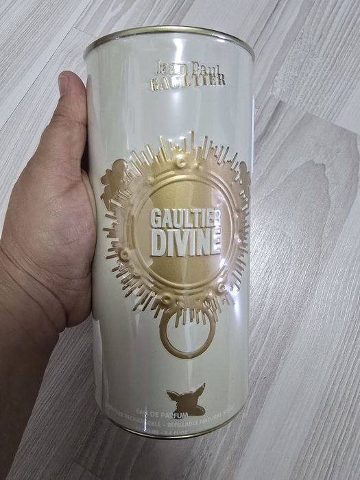 Apa de parfum Jean Paul Gaultier Divine, 100 ml, nou, sigilat