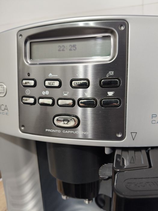 Expresoare DeLonghi