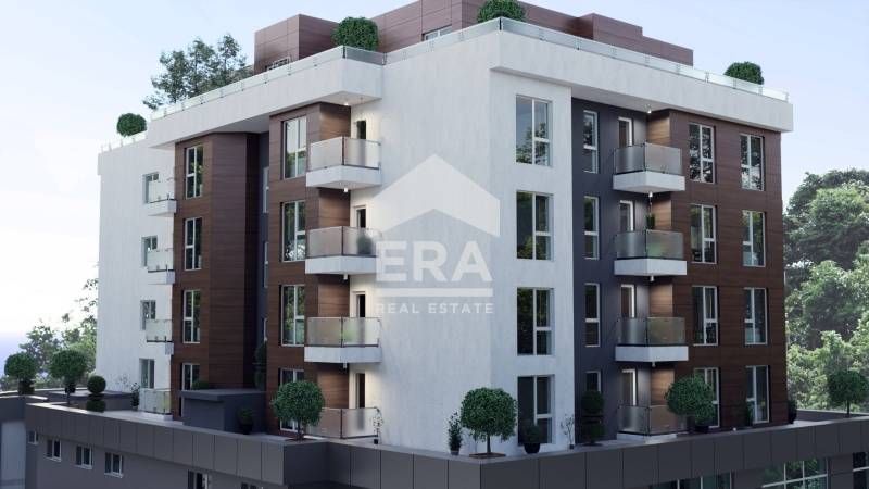 Продава се Тристаен апартамент в Русе, Широк център - 105 кв.м за 1150 €/кв.м - Снимка #1