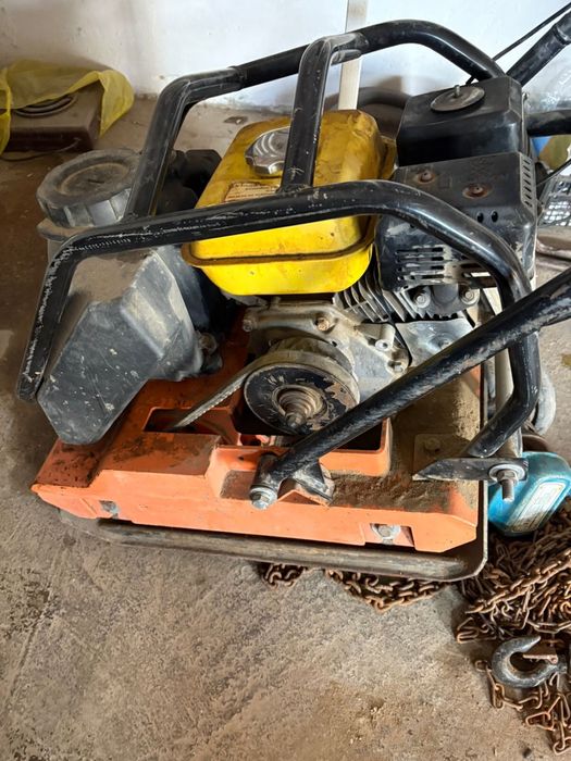 трамбовка или виброплита.