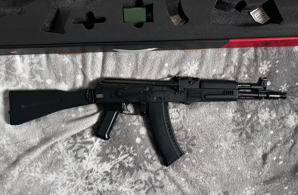 Airsoft реплика +ГАРАНЦИЯ+ батерия,зарядно и топчета