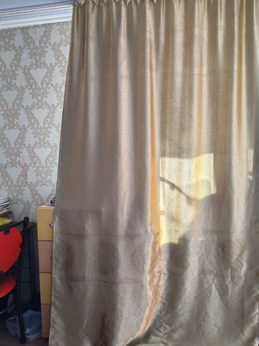 Продам шторы 2 шт