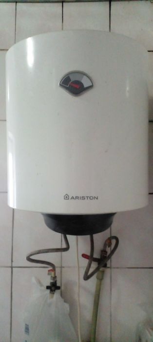 Продам Бойлер Ariston
