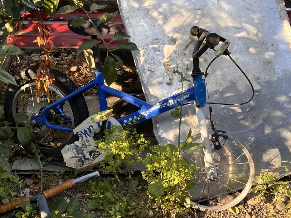 Vand bicicleta btwin pe piese
