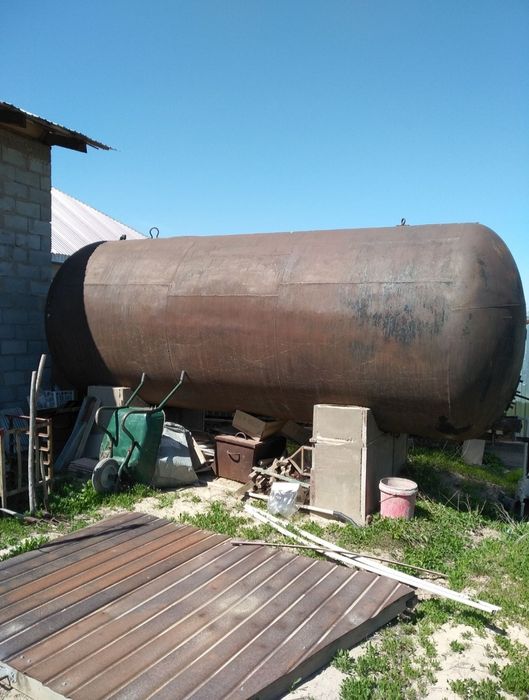 Продам Бочку ( цистерна)