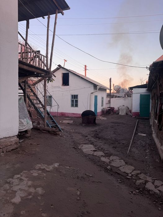 Үй сатылады Жд вогзалдын бойы,Жер жай келісімлі бахада