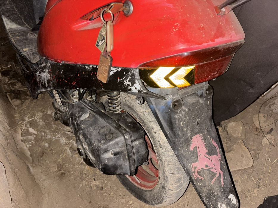 Продавам ХОНДА ДИО АФ 27 И ЧАСТИ ОТ АФ 18.