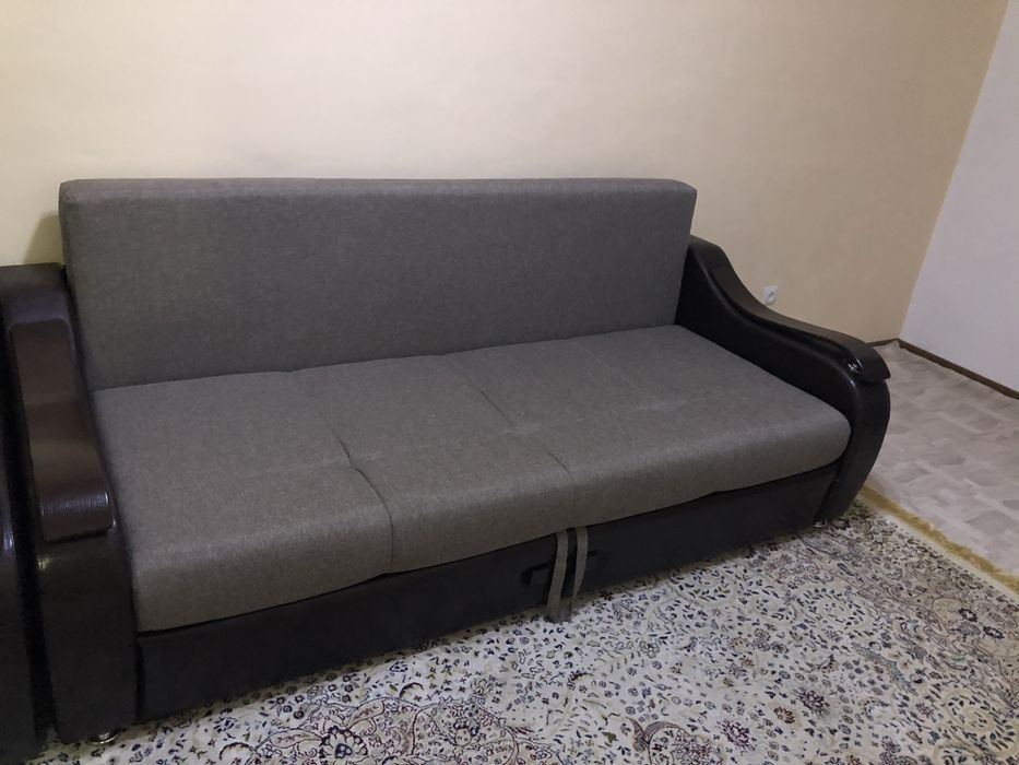 Продам Диван-кровать и креслом