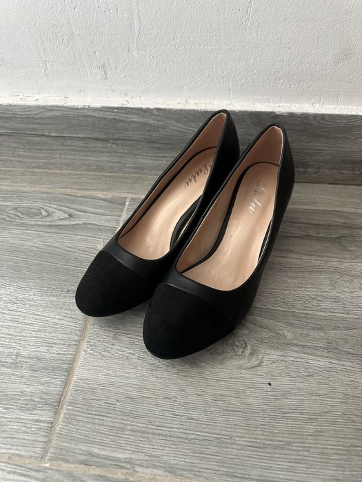 Pantofi de piele