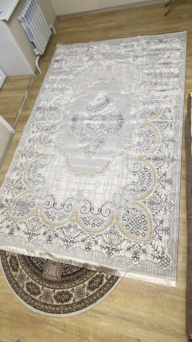 Продам ковер 200 на 300