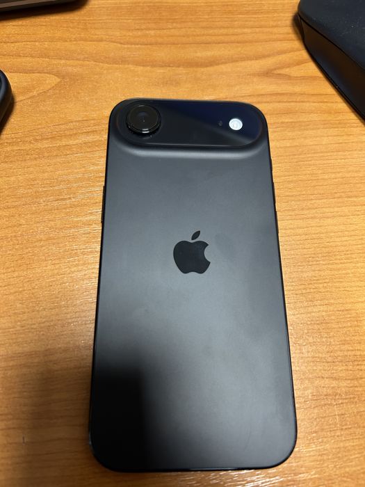 Iphone 17 air spaceblack неразличим от нов