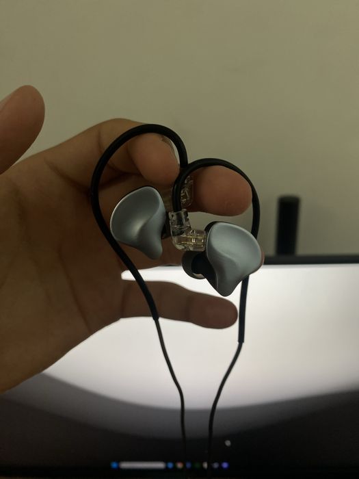 Продаю iem компьютерные игровые наушники sumeru s100