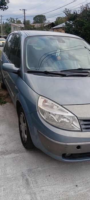 Vând Renault scenic 2004
