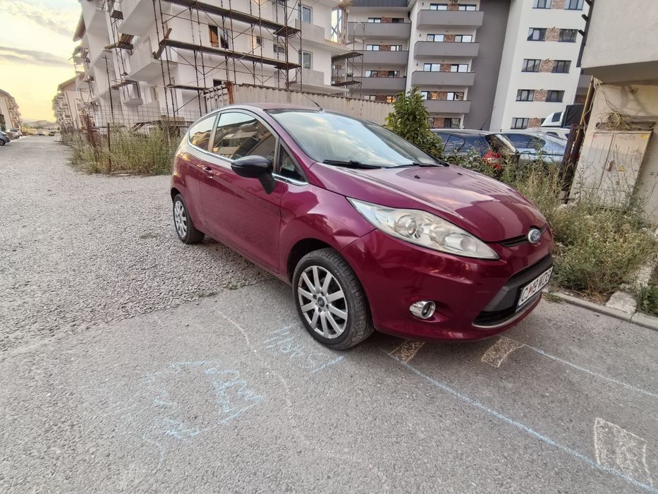 Vând Ford Fiesta