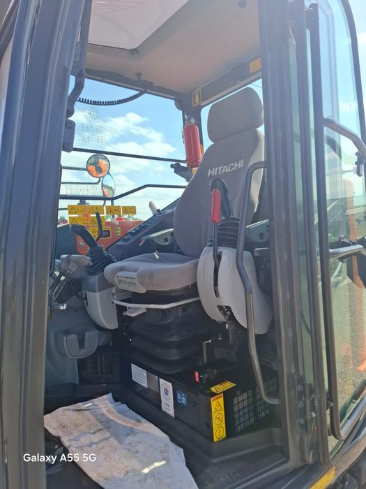 Excavator HITACHI 85 USB