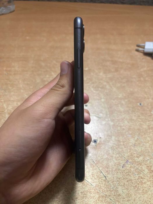 Продам айфон 11 IPhone 11