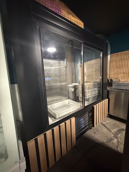 Хладилна витрина месарска