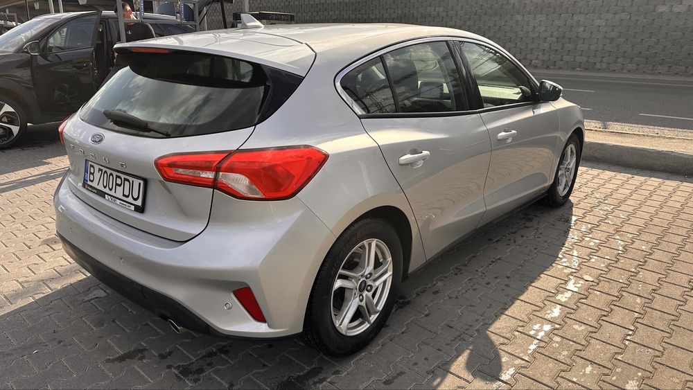 Ford Focus benzină - 124050 km  - Automata 8 viteze