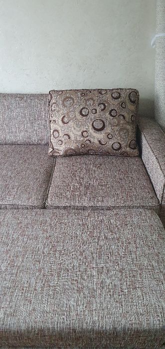 Продам диван, кресло и такой же диван на 2 ч. раскладывать как кровать