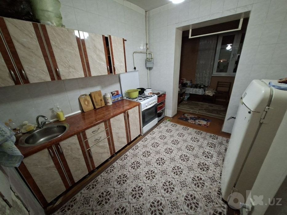 Продаётся своя четырехкомнатная квартира.