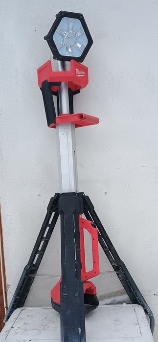 Proiector led  milwaukee sal2 m18 an 2024