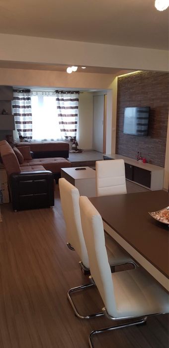 Дава се под наем Двустаен апартамент в Плевен, Идеален център - 78 кв.м за 433.5 € - Снимка #3