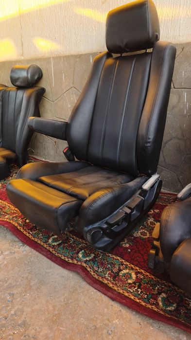 Продам сидения на BMW e34