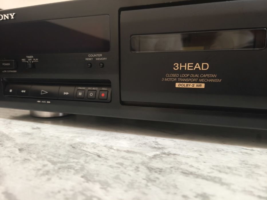Продавам дек Sony TC-K 711 S