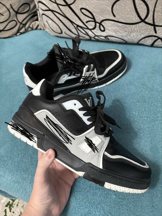 Lv trainers 54.