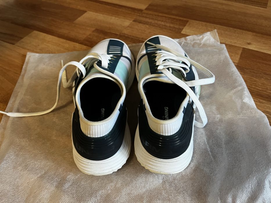 Дамски спортни обувки Under Armour