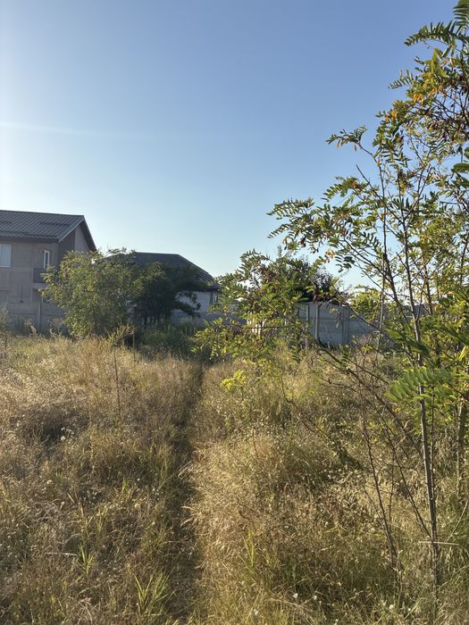 Vand teren intravilan 350 mp Preajba veche zona Semntest