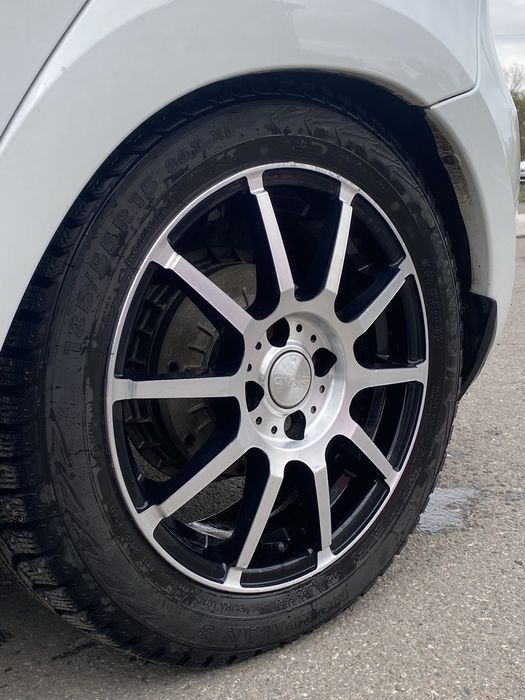 Продам диски с зимней резиной R15