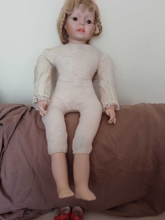 Кукла старинна 65 см порцеланова + дрехи