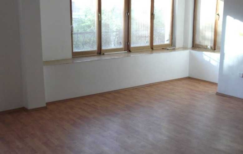 Дава се под наем Тристаен апартамент в Бургас, Център - 90 кв.м за 127.5 € - Снимка #16