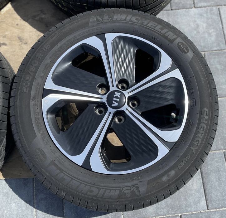 Jante KIA XCEED 16 impecabile senzori 205/60R16 vara Brasov • OLX.ro