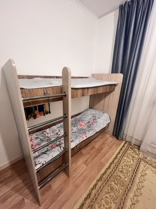 Двухэтажный кровать