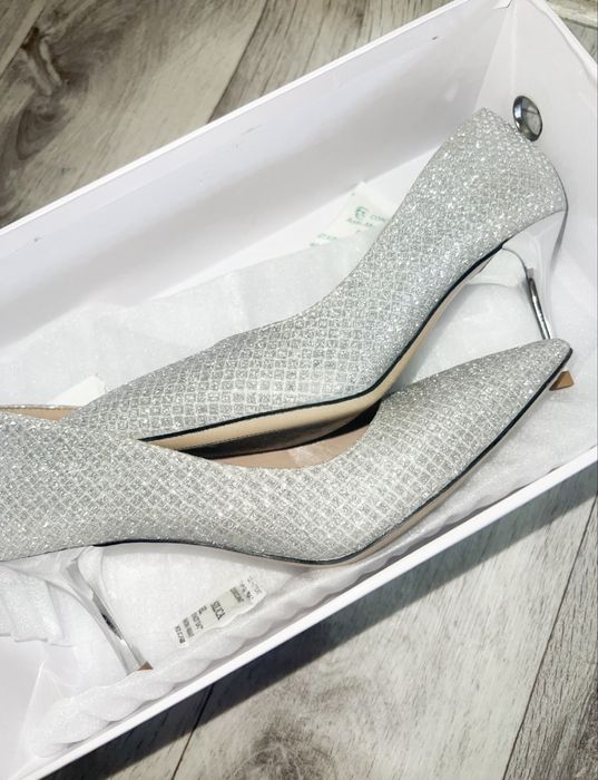 Серебристые туфли