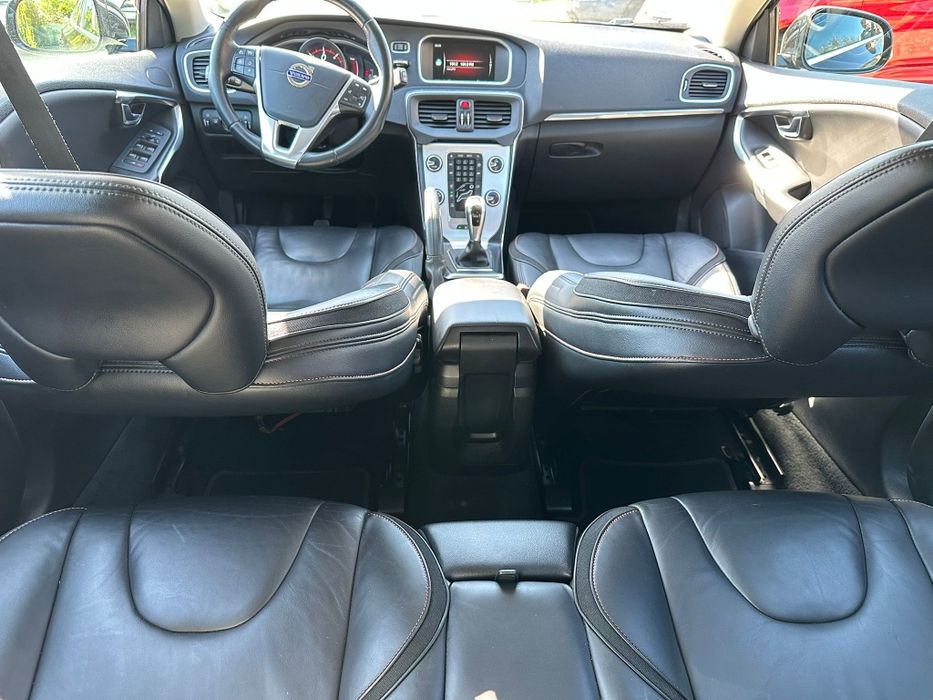 VOLVO V40-OCEAN RACE an 2015/ 2.0tdi-120cp/EURO 6/Piele/Navi Mare/Adus Recent!