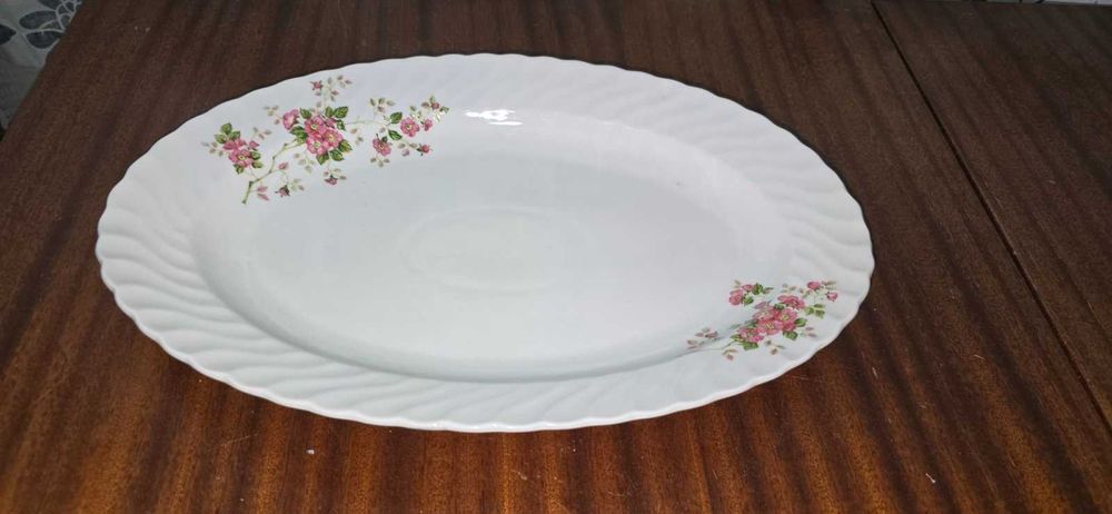 НОВ Ретро комплект български порцелан с цветя супник, сосиера, чиния