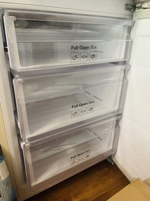 Холодильник Samsung