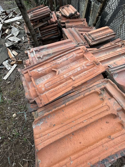 Подарявам керемиди и дървен материал от покрив / София