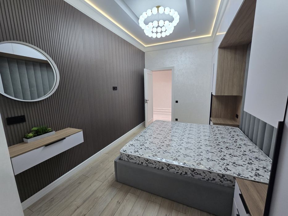 Luks uy sotiladi muxayo birja oldida evro 4 xona