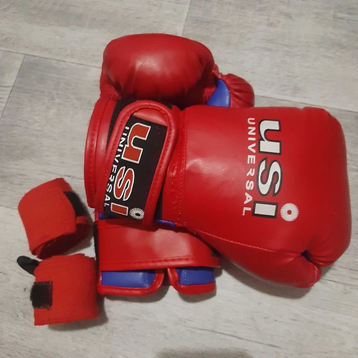 Боксерские перчатки