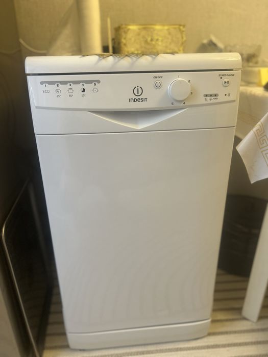 Продам посудомоечную машинку Indesit