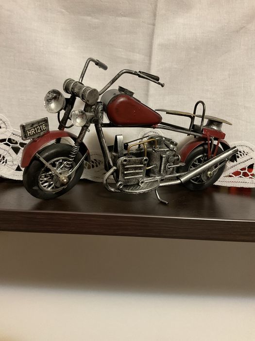 Papusi,motocicleta in miniatura