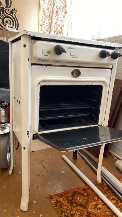 Газовая плита двухконфорочная.