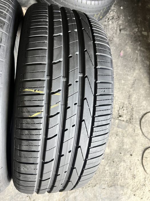 2 anvelope vara ca NOI 235/55/17 , Hankook , DOT 2021 , 6.8 mm