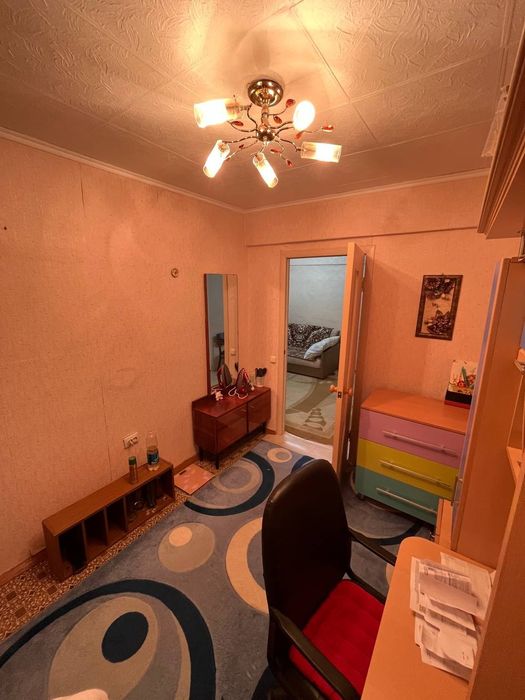 Продам квартиру 4 комнатную